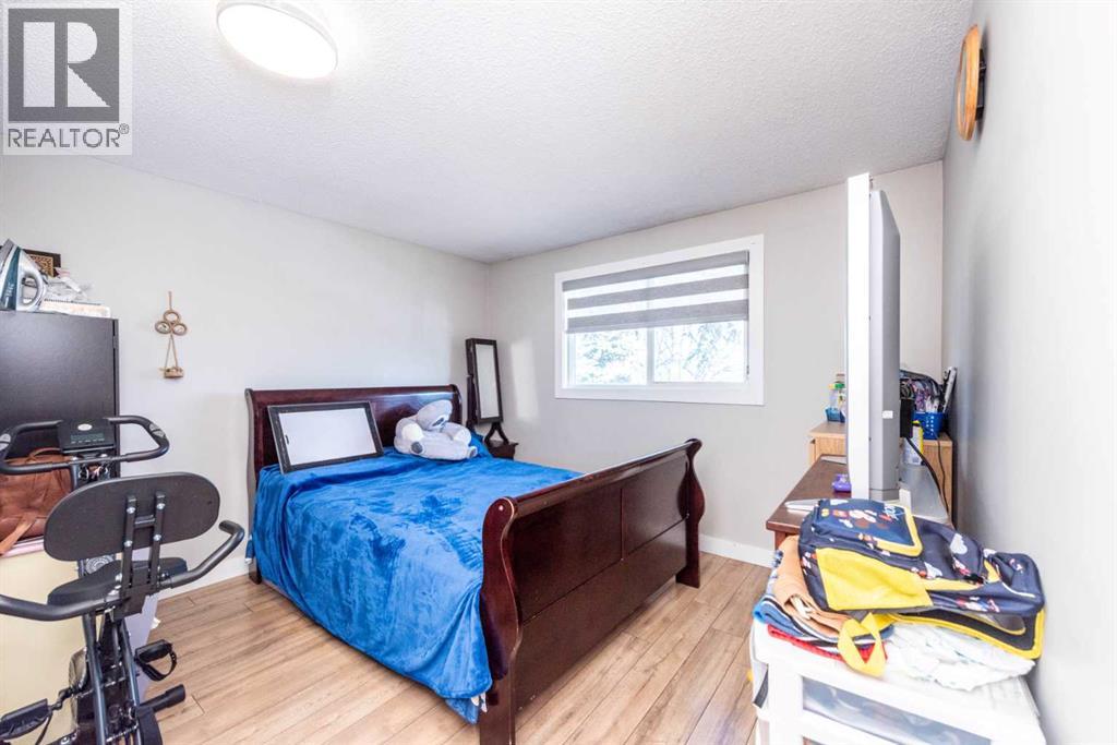 Single Family House Bi-level for Sale in  Falton Rise NE Falconridge Calgary 