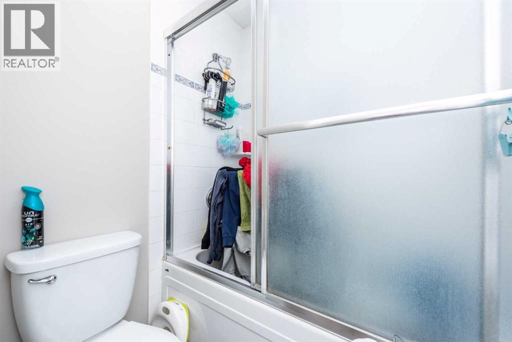 Single Family House Bi-level for Sale in  Falton Rise NE Falconridge Calgary 