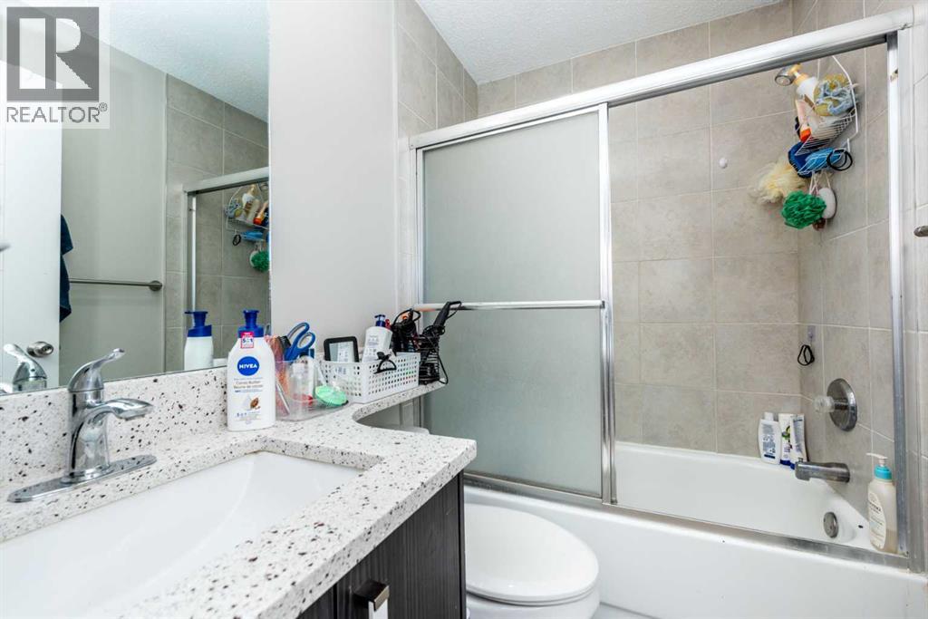 Single Family House Bi-level for Sale in  Falton Rise NE Falconridge Calgary 