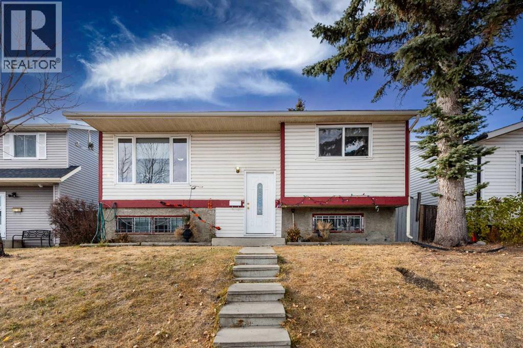 Single Family House Bi-level for Sale in  Falton Rise NE Falconridge Calgary 