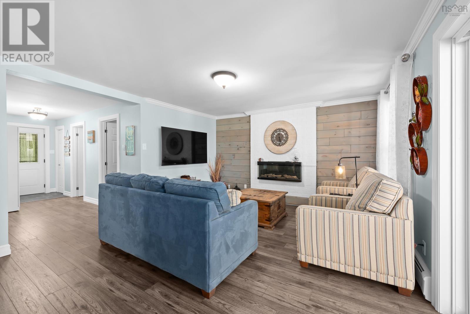 Property 19 of 49 of 19 Sawdust Road