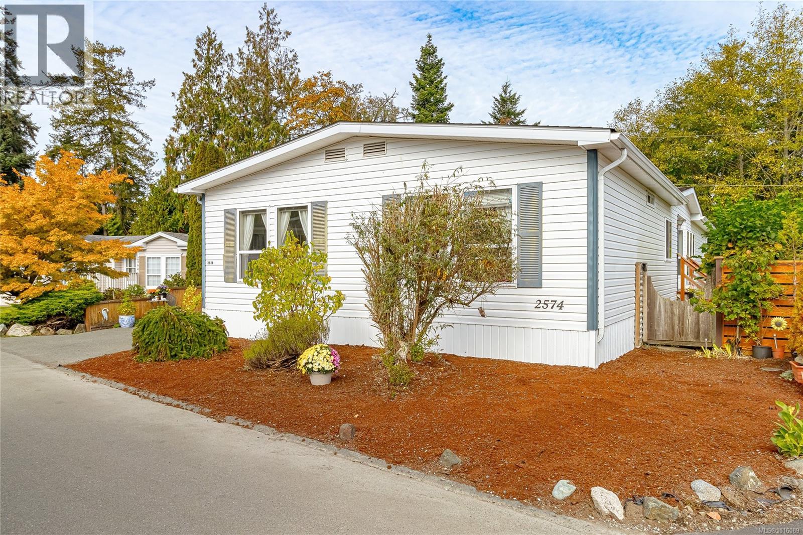  2574 Heron Way, Central Saanich