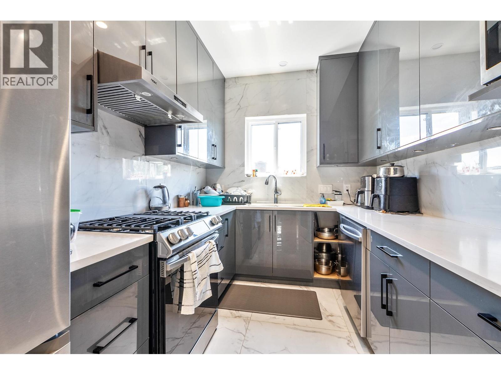 8007 BRADLEY AVENUE, Burnaby