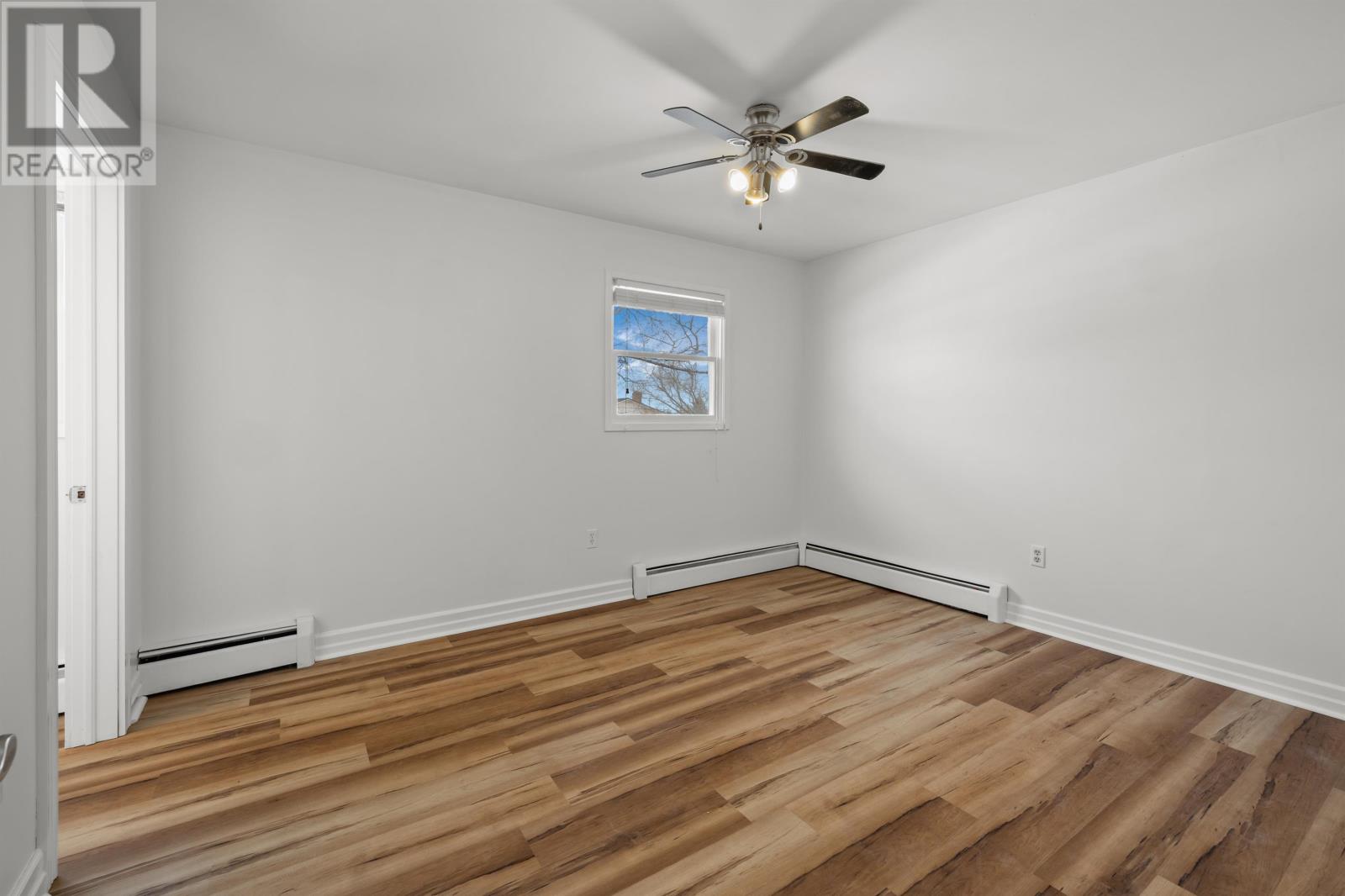 5 FERGUSON DRIVE - 22