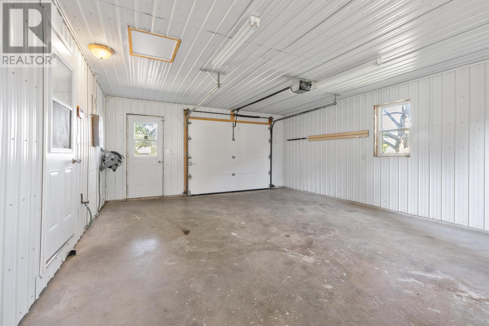 5 FERGUSON DRIVE - 36