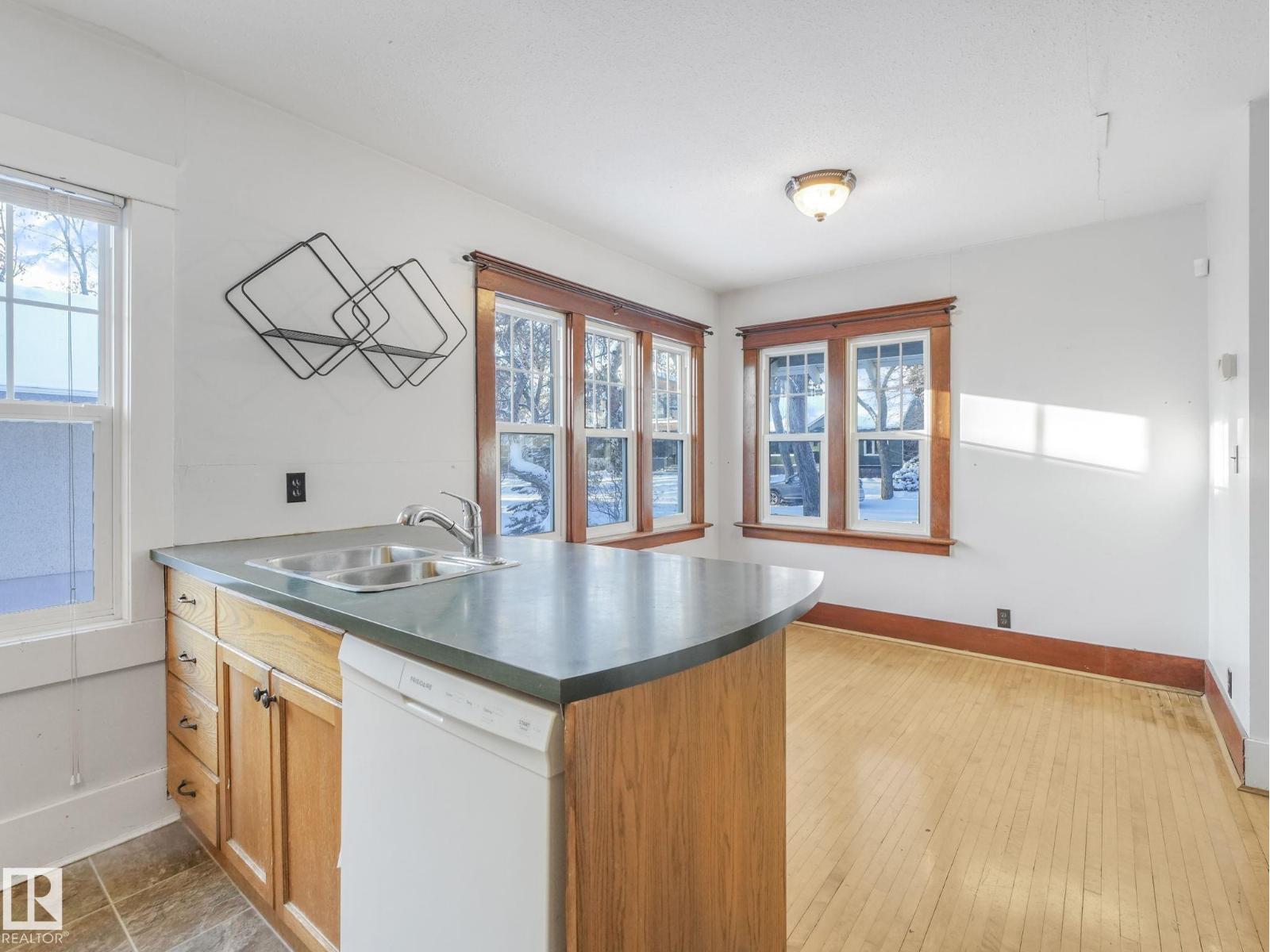 10975 123 ST NW, Edmonton