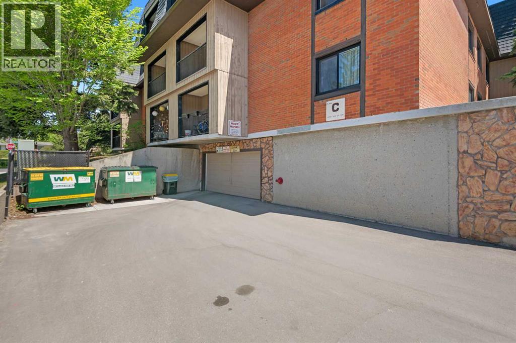 Single Family House for Sale in  C  Street NW Varsity Calgary 