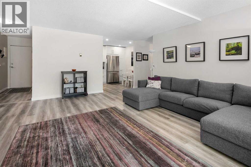 Single Family House for Sale in  C  Street NW Varsity Calgary 