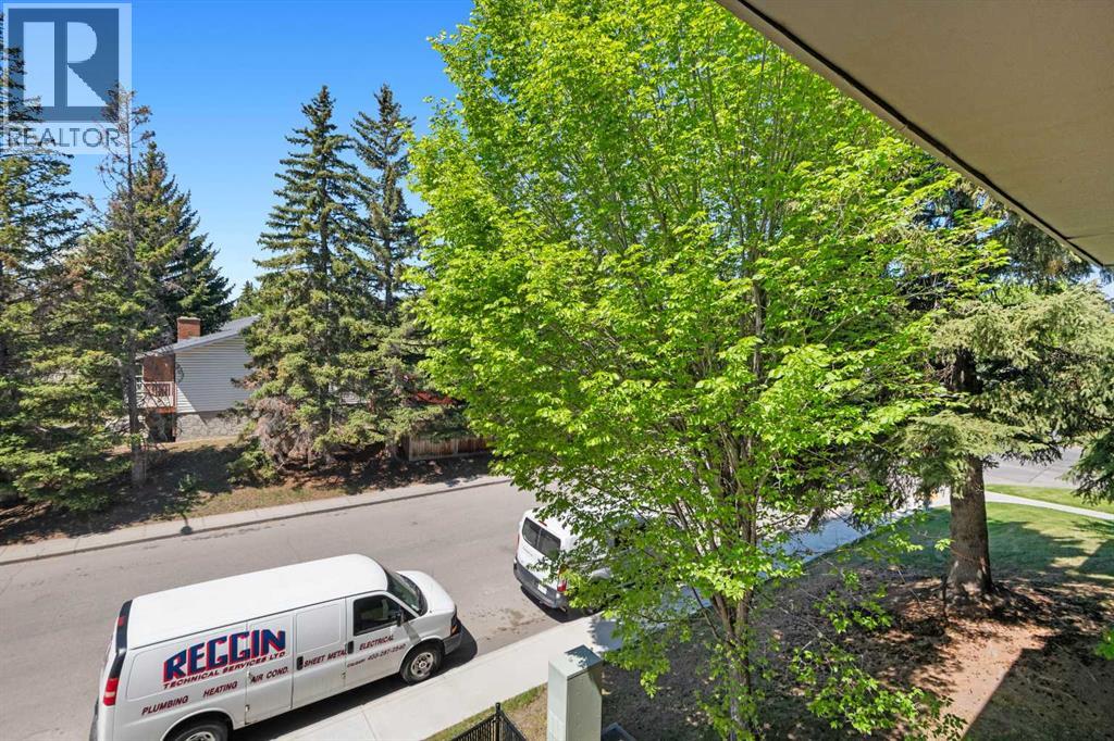 Single Family House for Sale in  C  Street NW Varsity Calgary 