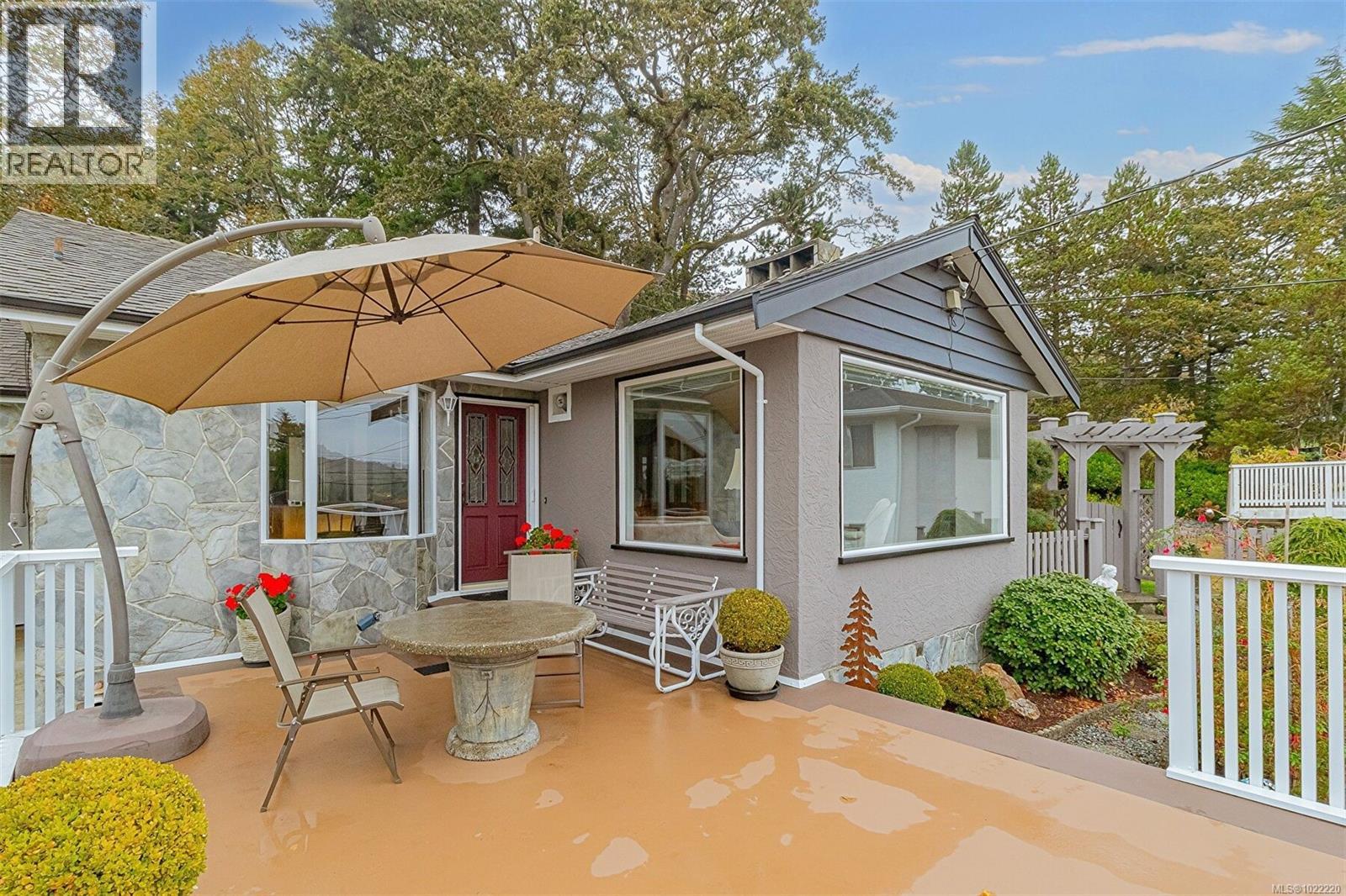  3572 Cedar Hill Road, Saanich