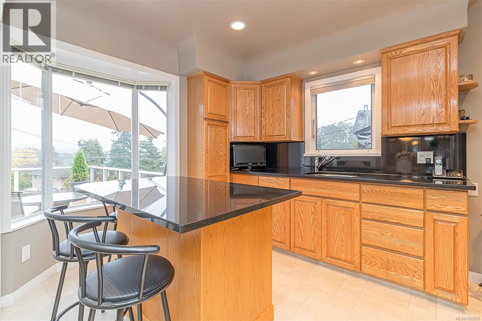  3572 Cedar Hill Road, Saanich