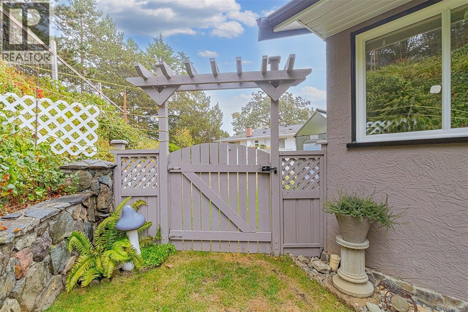  3572 Cedar Hill Road, Saanich