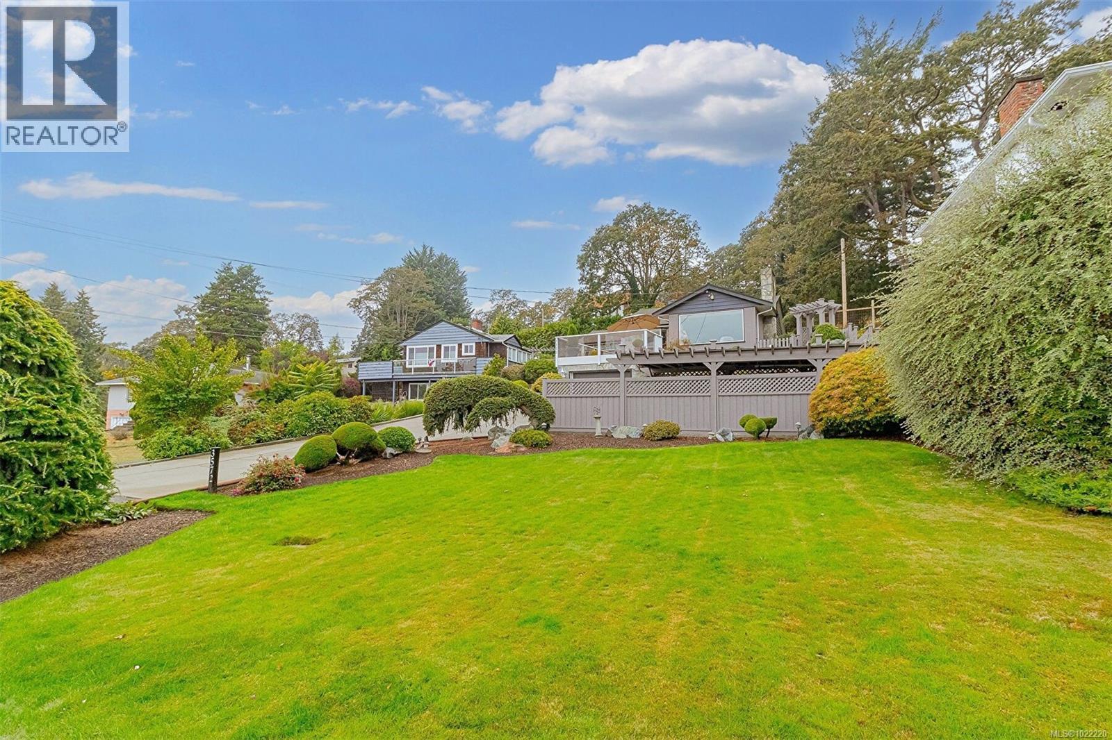  3572 Cedar Hill Road, Saanich
