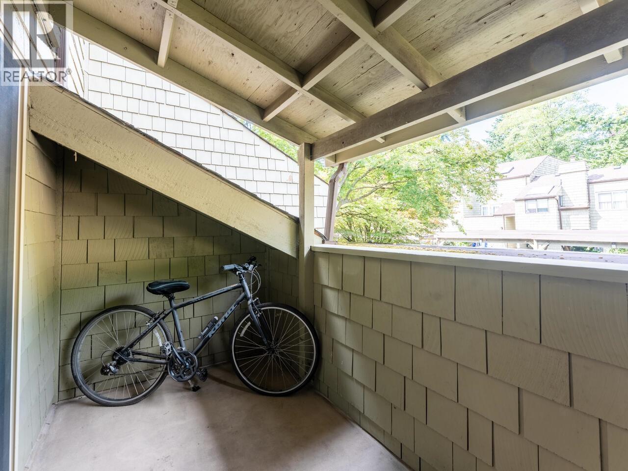 8132 LAVAL PLACE, Vancouver