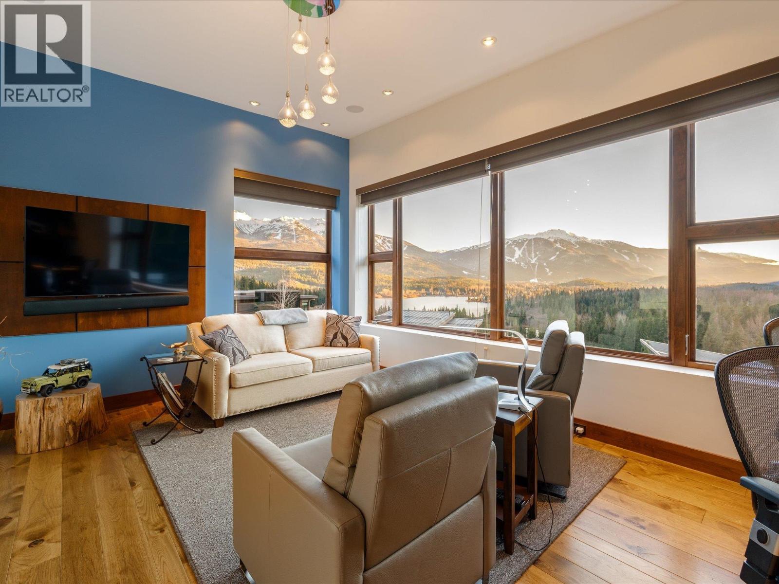 8529 ASHLEIGH MCIVOR DRIVE, Whistler