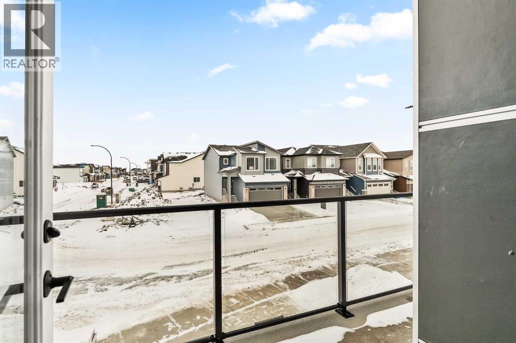 Single Family House 4 Level for Sale in  Creekstone Circle SW Pine Creek Calgary 