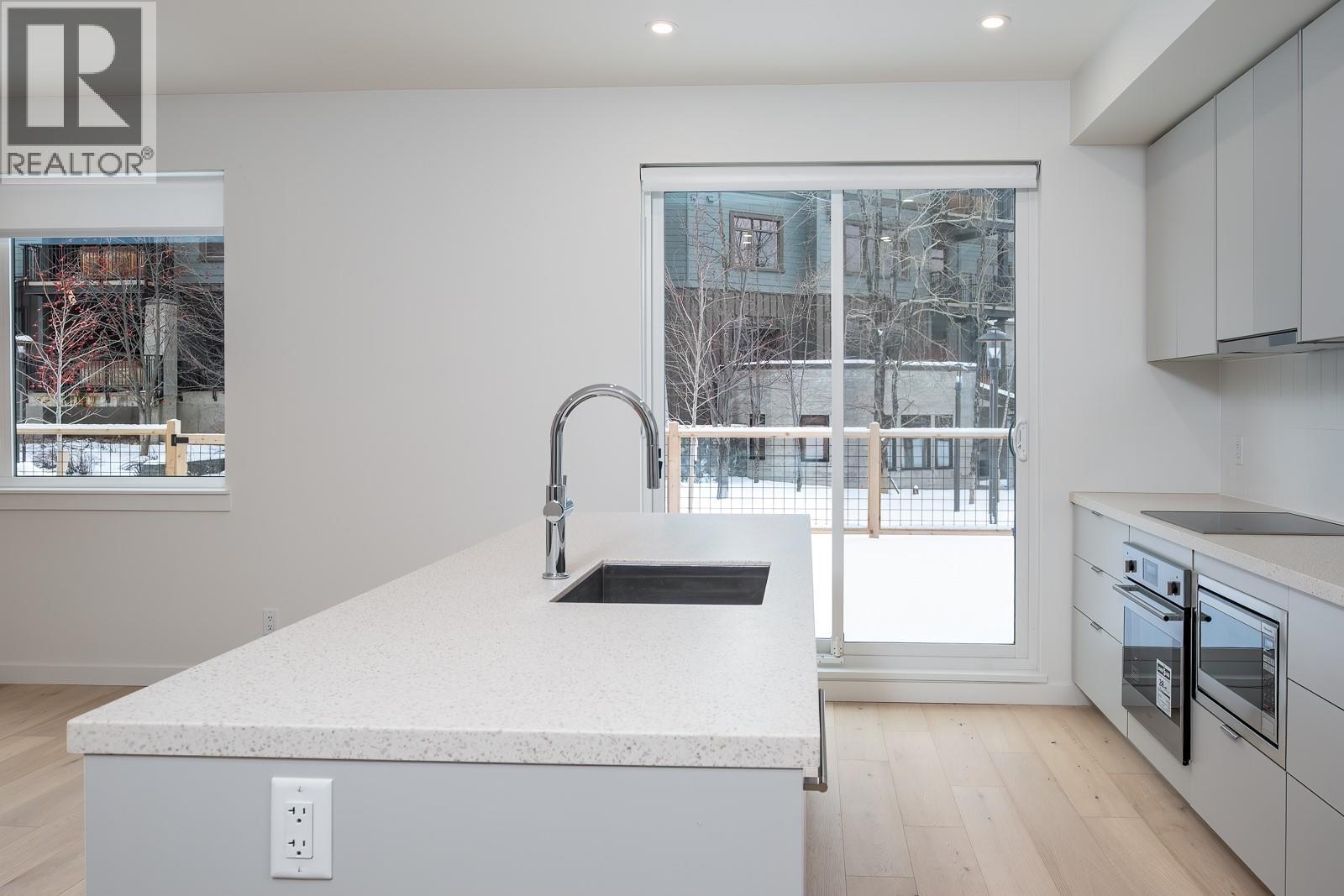 4280 Red Mountain Road Unit# 111, Rossland