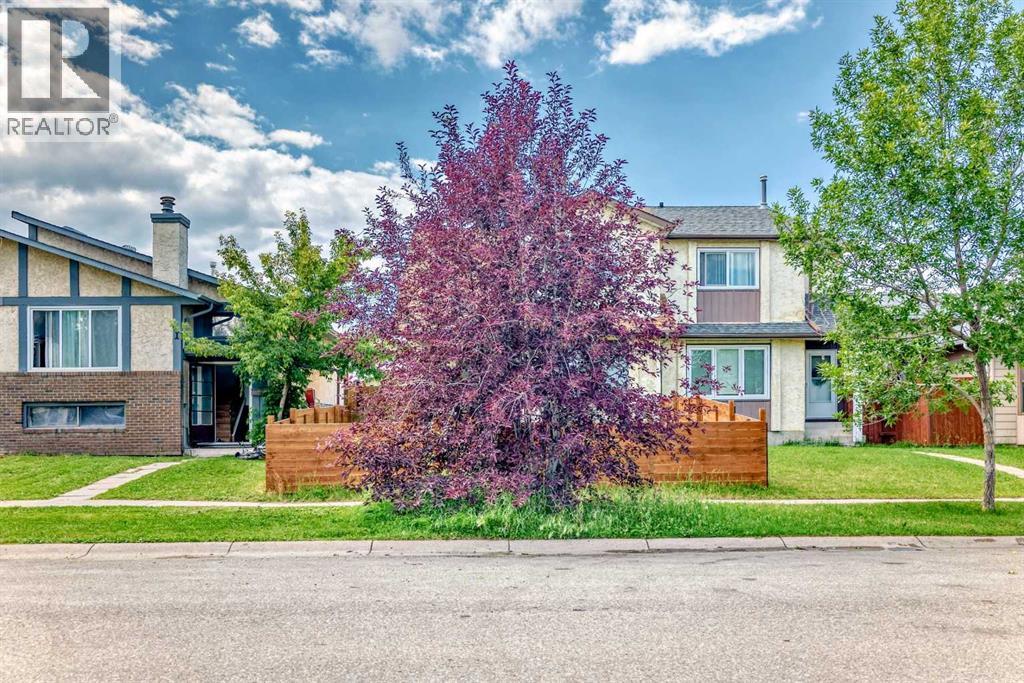 Single Family House for Sale in   Street NE Temple Calgary 