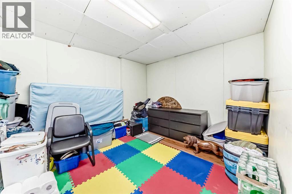 Single Family House for Sale in   Street NE Temple Calgary 