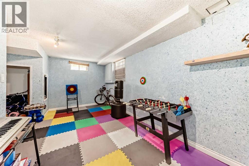 Single Family House for Sale in   Street NE Temple Calgary 