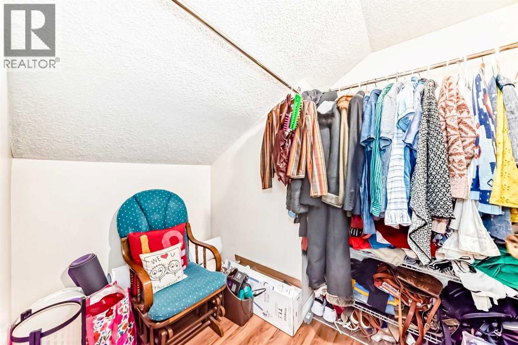 Single Family House for Sale in   Street NE Temple Calgary 