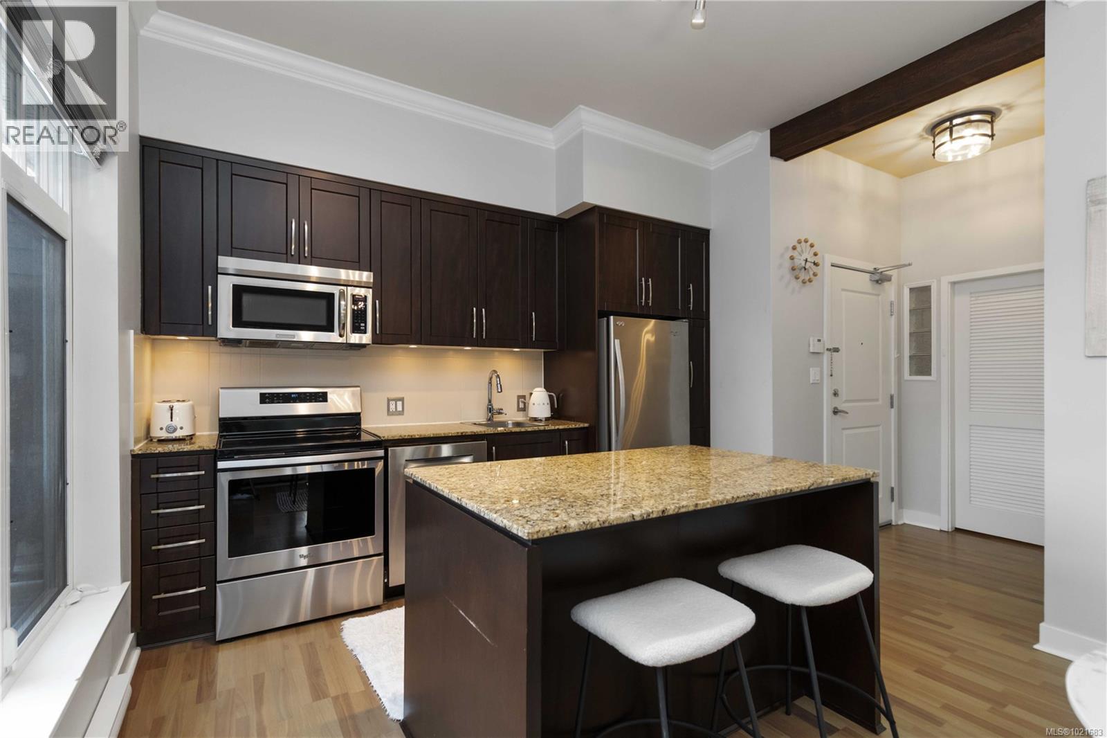 420 1395 Bear Mountain Pkwy, Langford