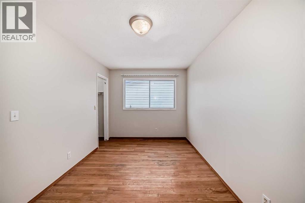 Single Family House for Sale in  Queensland Drive SE Queensland Calgary 