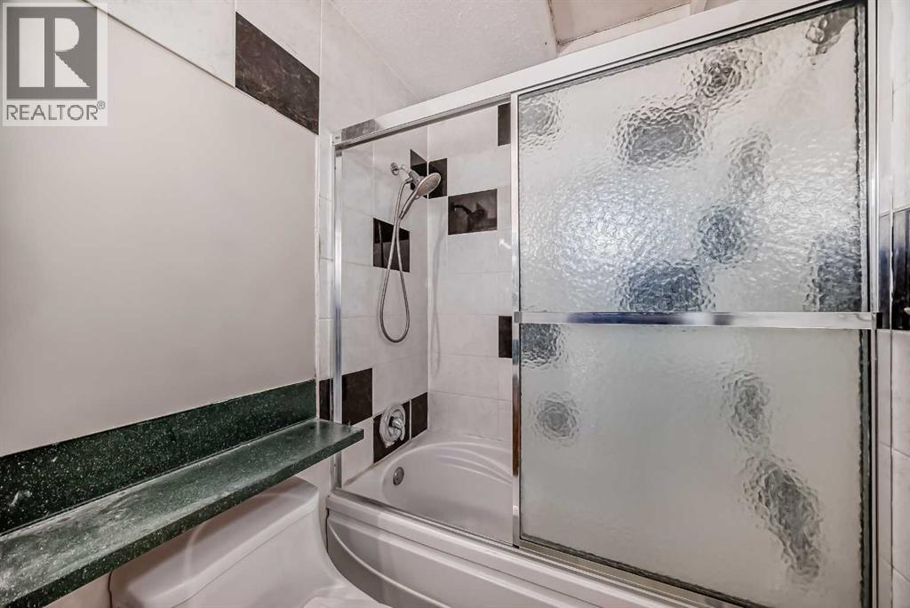 Single Family House for Sale in  Queensland Drive SE Queensland Calgary 