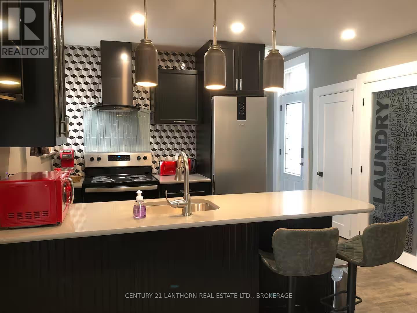 45 CHESTNUT STREET - 23