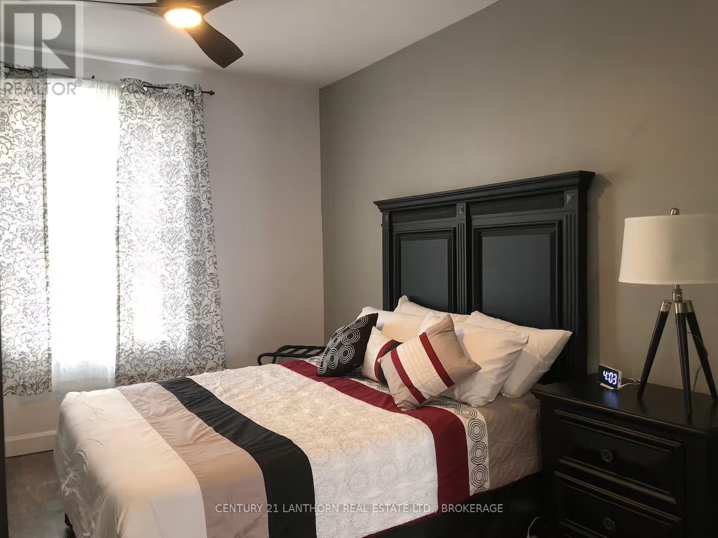 45 CHESTNUT STREET - 25