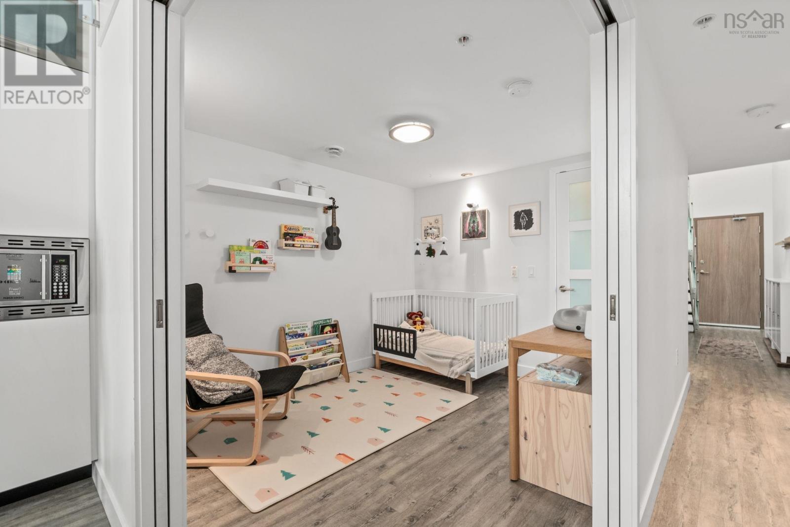 Property 11 of 39 of 319 5662 Roberts Street