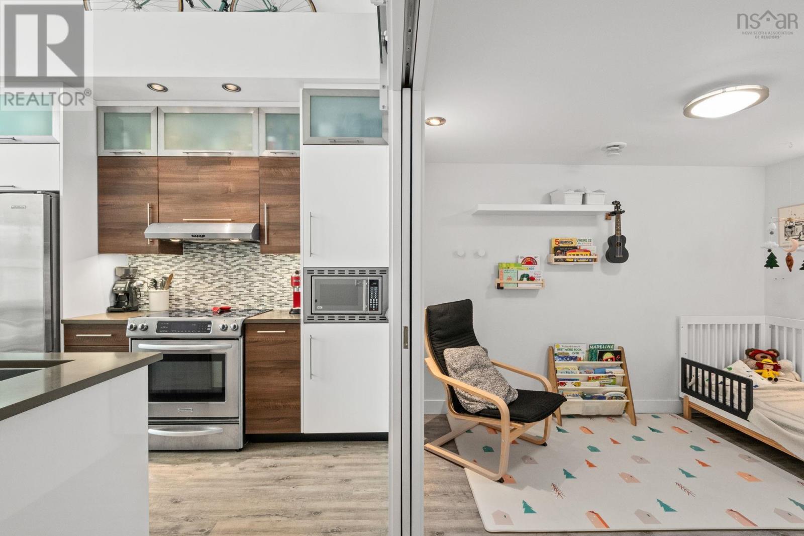 Property 13 of 39 of 319 5662 Roberts Street