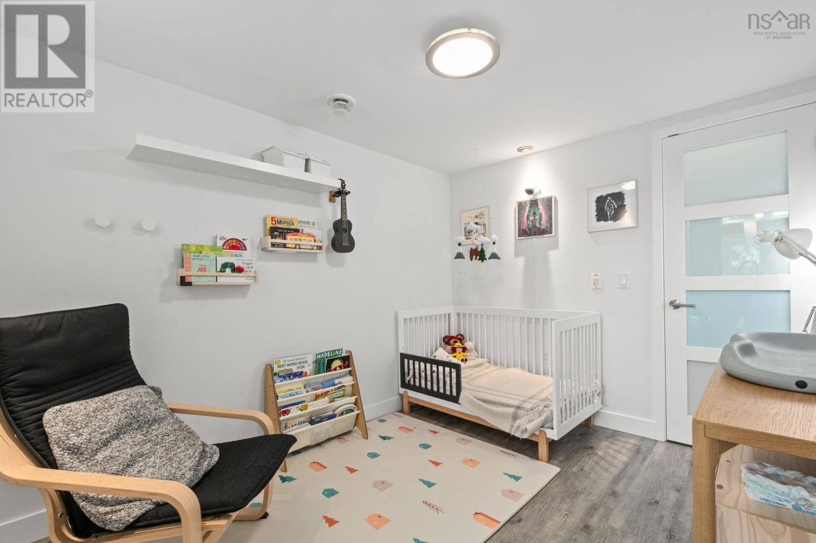 Property 12 of 39 of 319 5662 Roberts Street