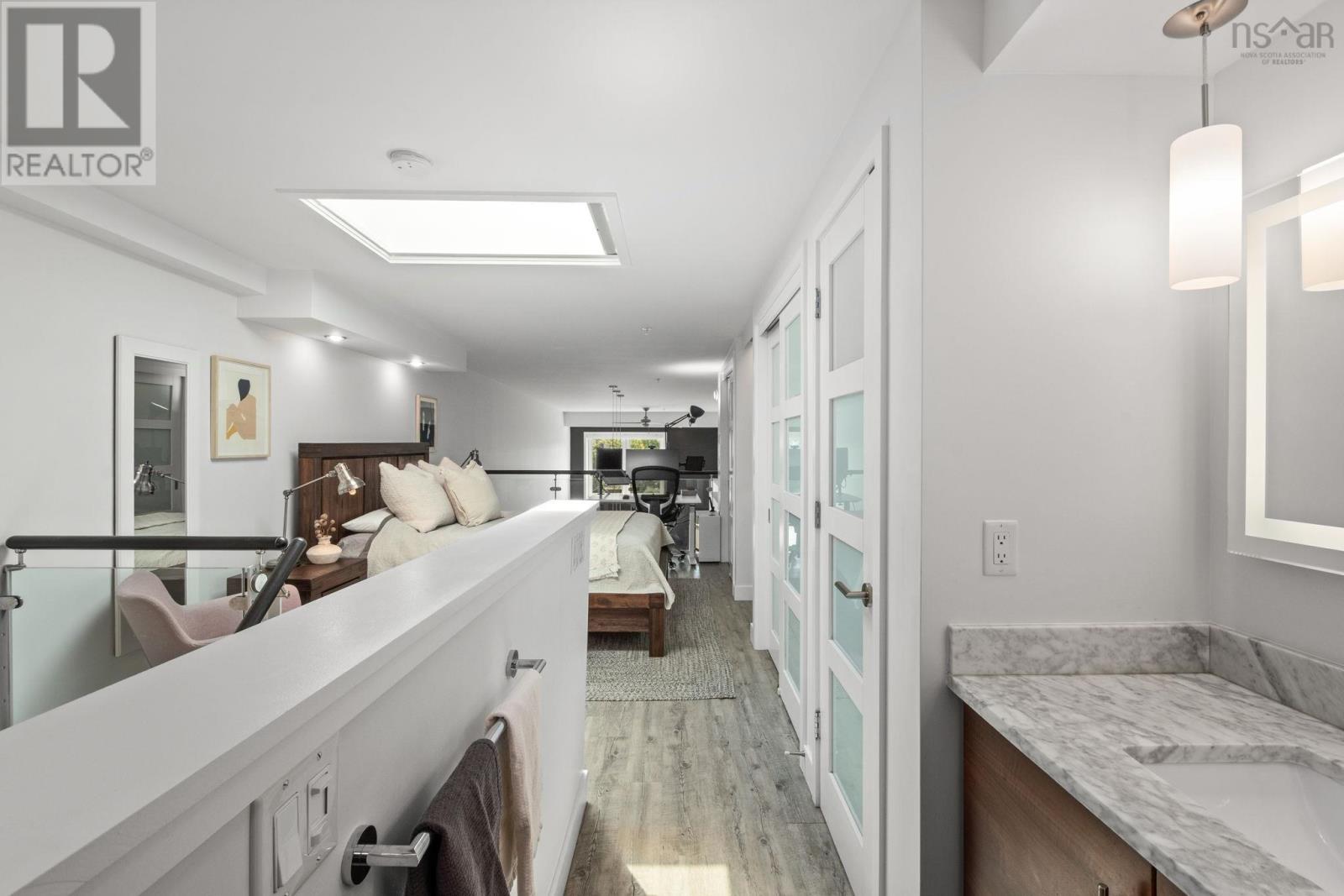 Property 25 of 39 of 319 5662 Roberts Street