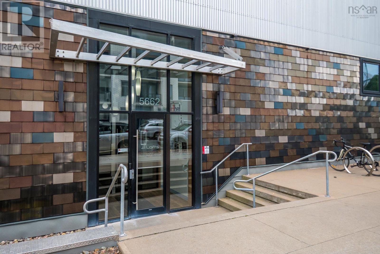 Property 27 of 39 of 319 5662 Roberts Street