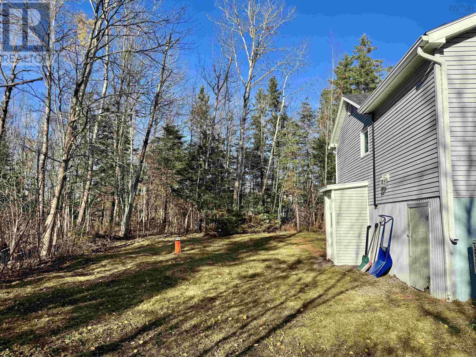 Property 14 of 17 of 3759 East River East Side Road Road