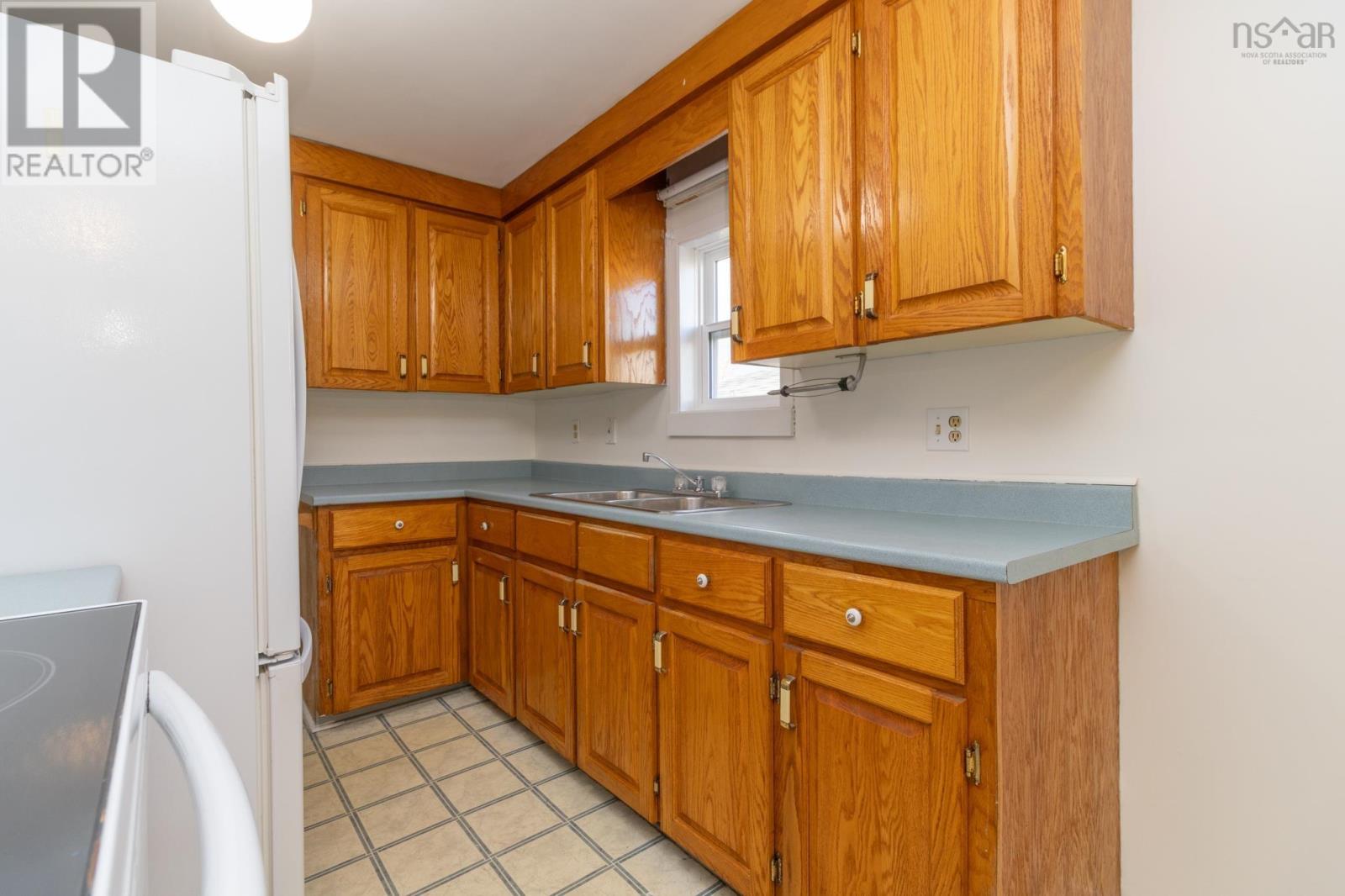 Property 7 of 18 of 3 Baker Street