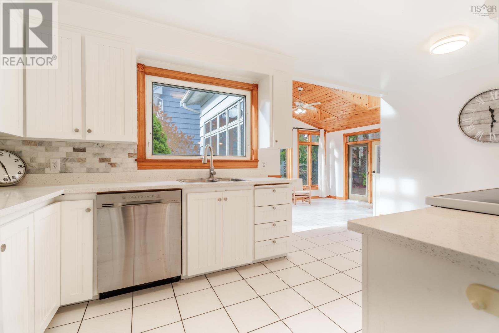 Property 9 of 45 of 29 Scarlet Road