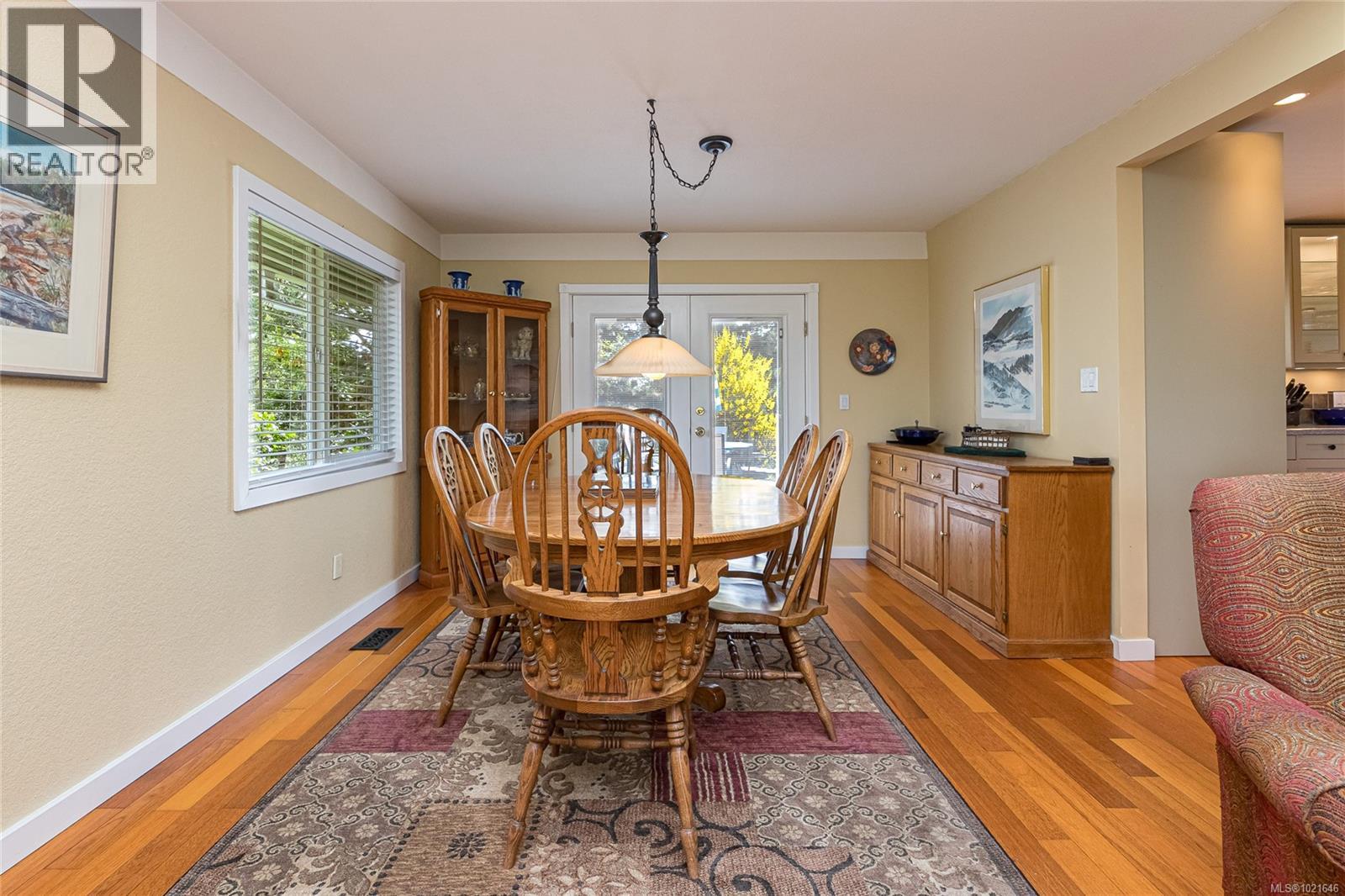 4725 Treetop Hts, Saanich