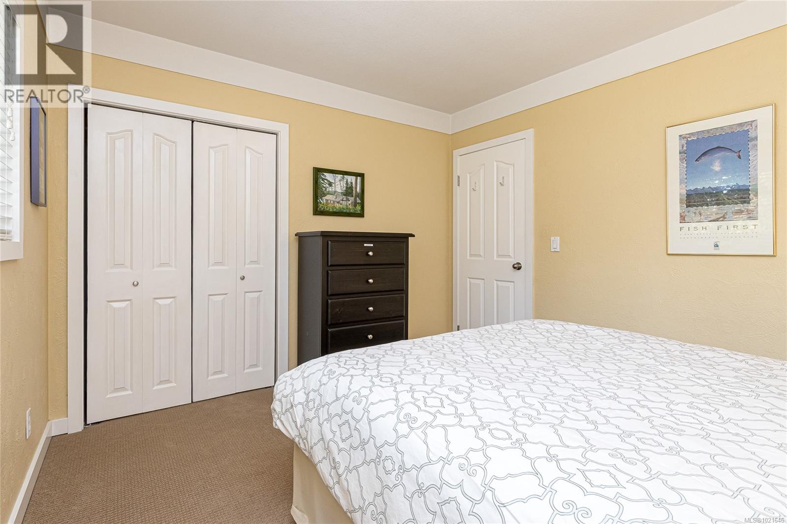 4725 Treetop Hts, Saanich