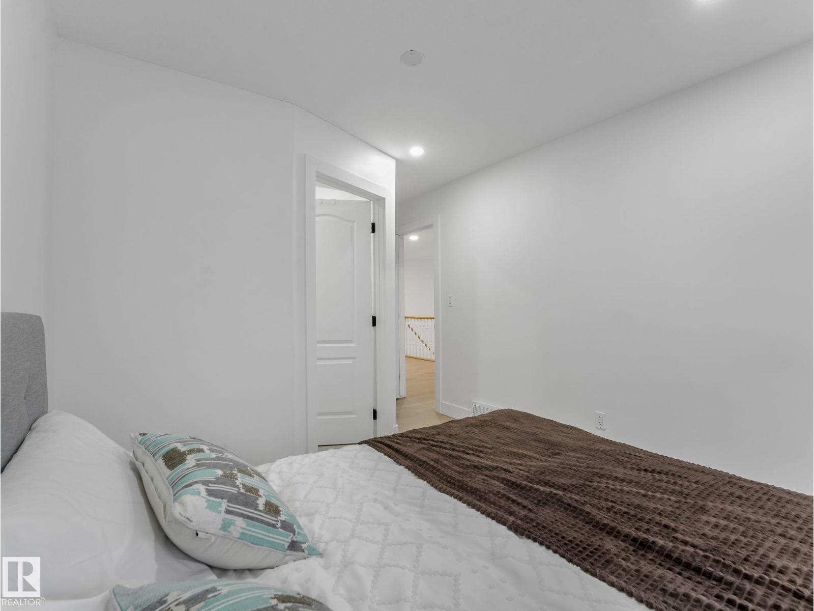 572 BUTTERWORTH WY NW, Edmonton