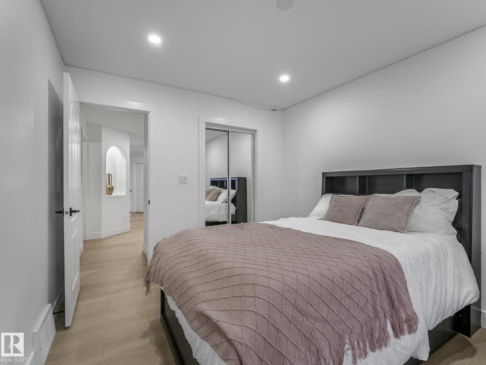 572 BUTTERWORTH WY NW, Edmonton