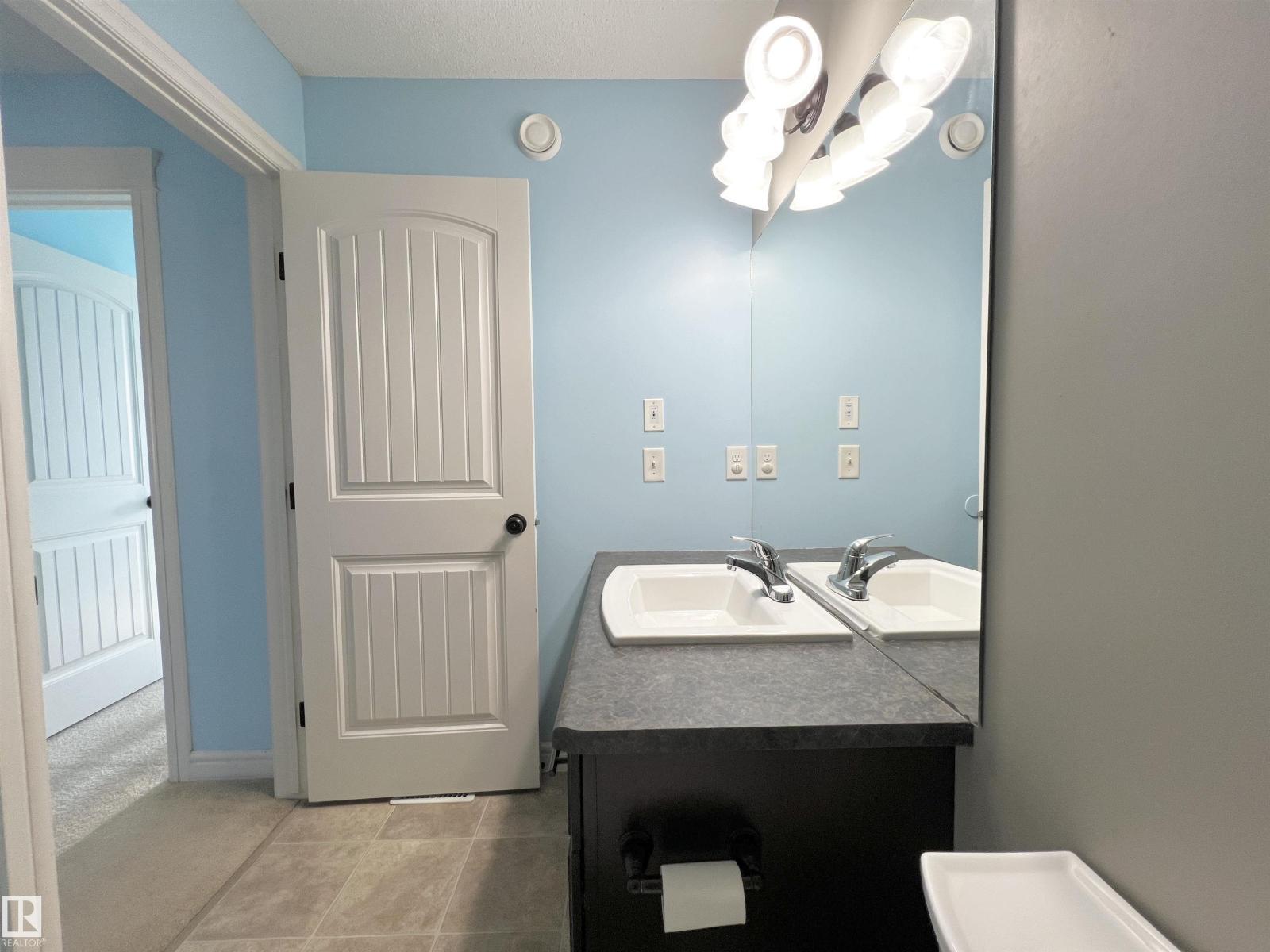 2825 16A AV NW, Edmonton