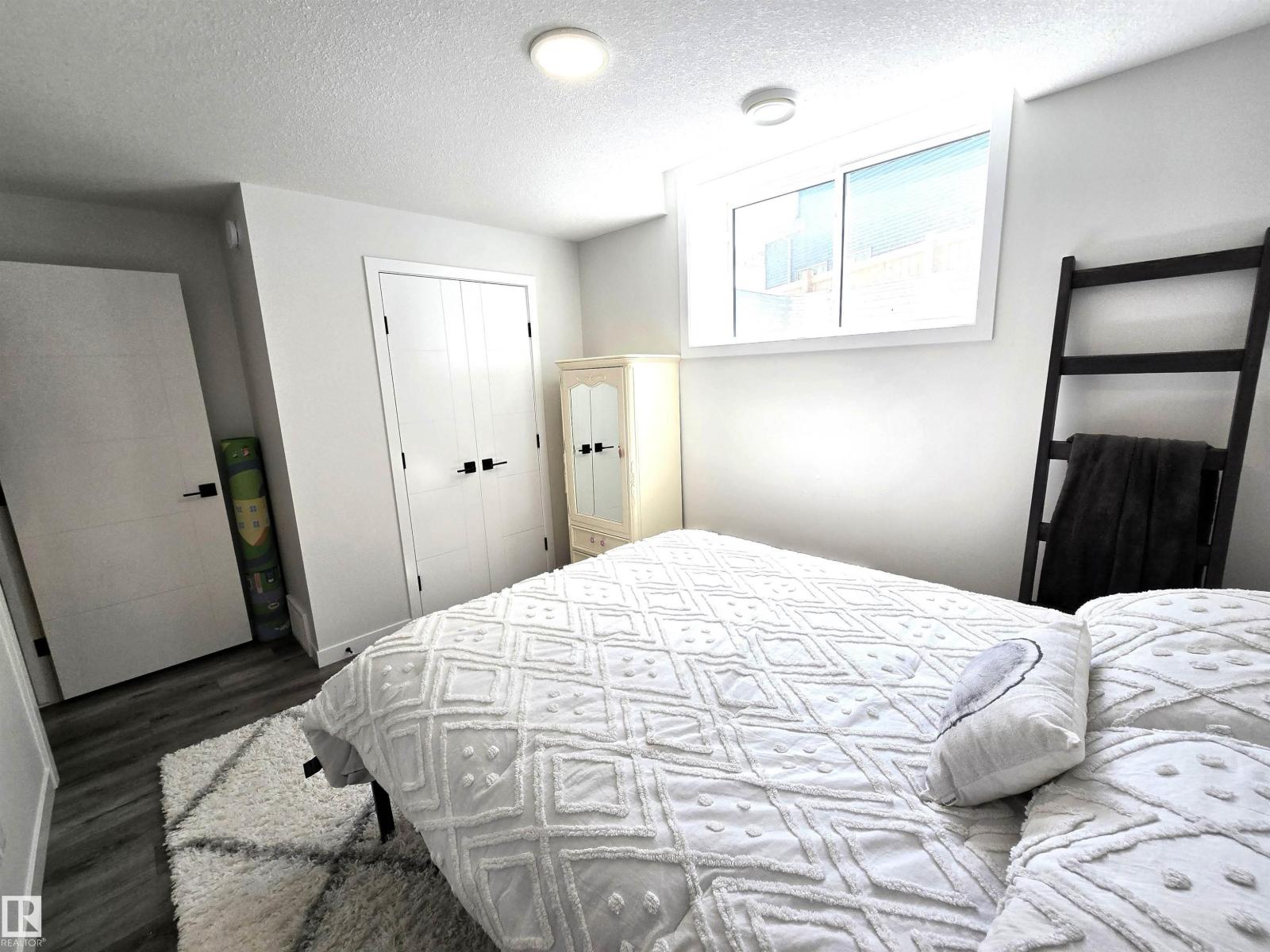 1663 ENRIGHT WY NW, Edmonton