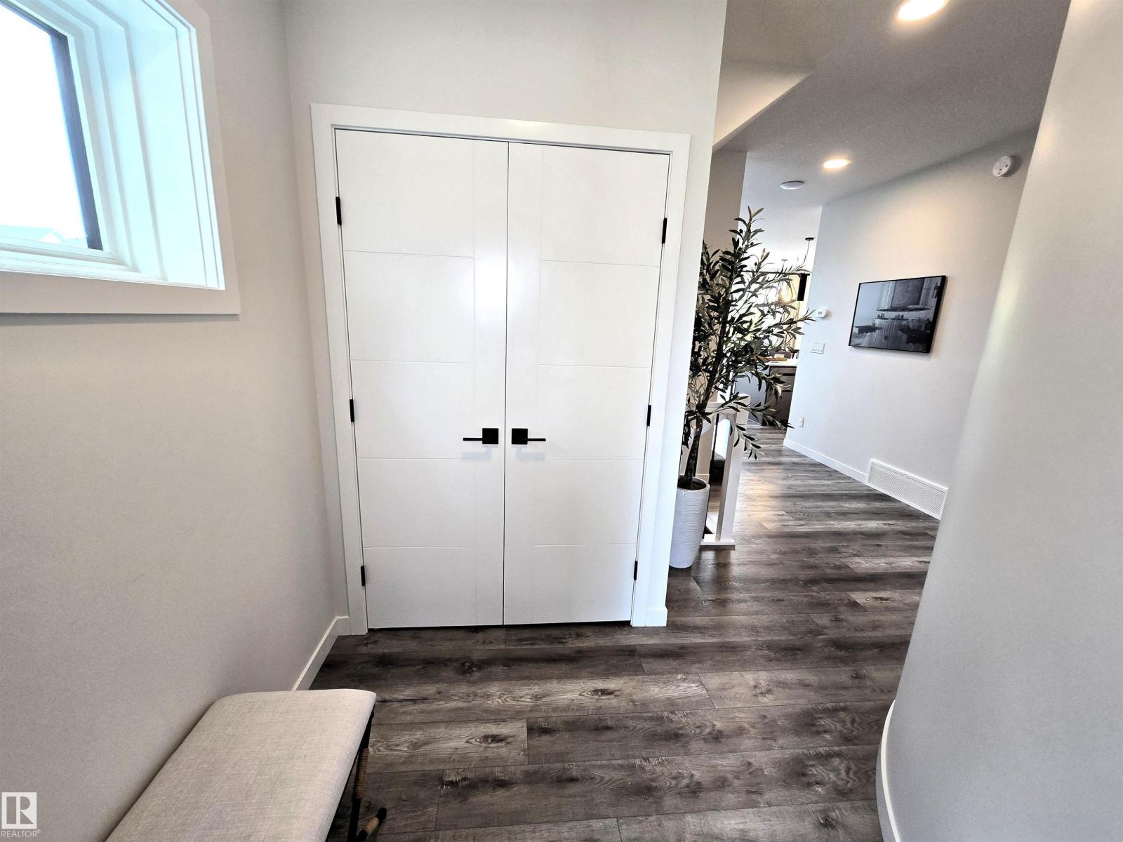 1663 ENRIGHT WY NW, Edmonton