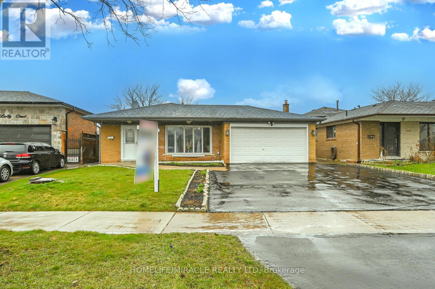 7517 LULLY COURT - Photo 2 of 47, Mississauga (Malton), Ontario