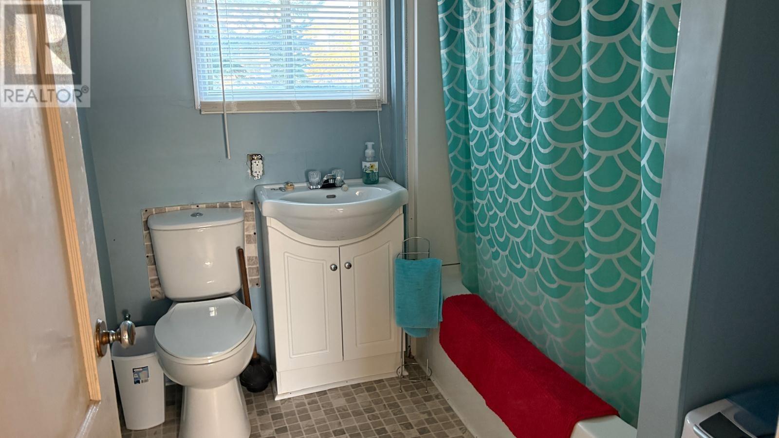 8 Oxfords Lane - 17