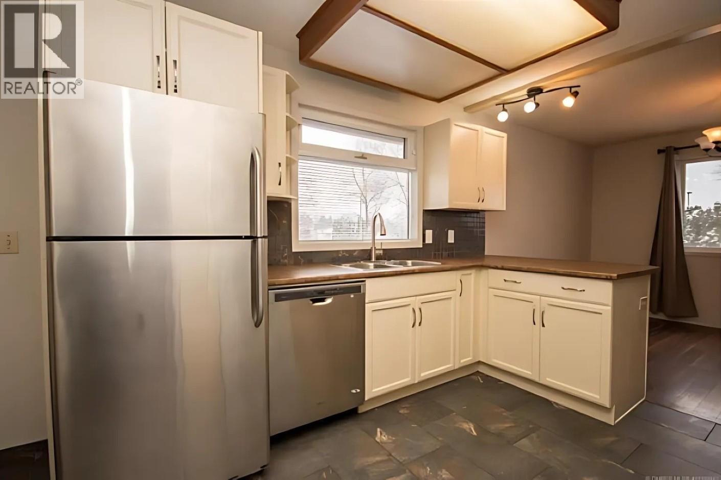  1086 Raymer Avenue, Kelowna