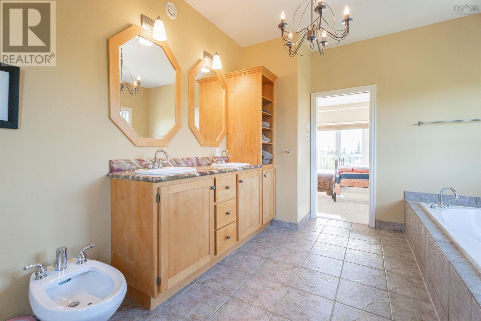 Property 25 of 39 of 93 Crystalwood Drive