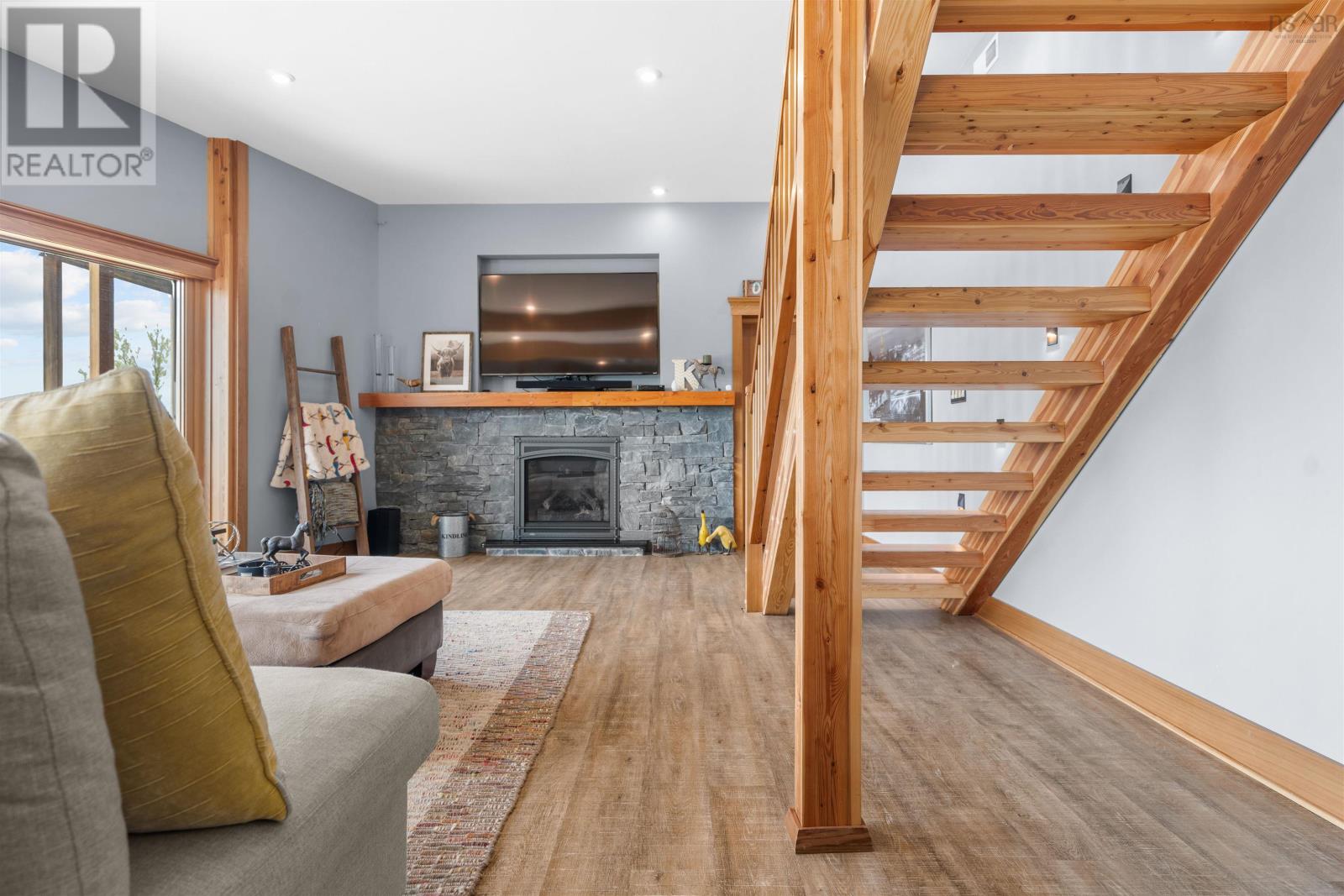 Property 37 of 52 of 16 Sunset Lane